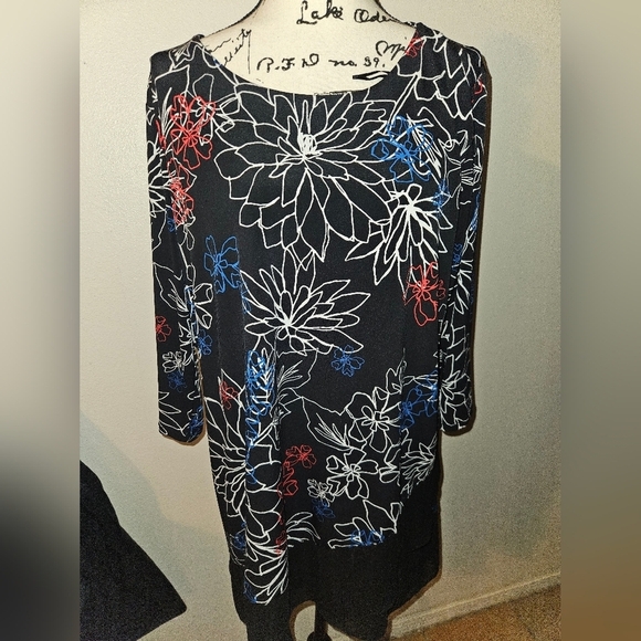 Vince Camuto Tops - Vince Camuto Womans 3/4 Sleeve Floral Print Blouse Size 1x